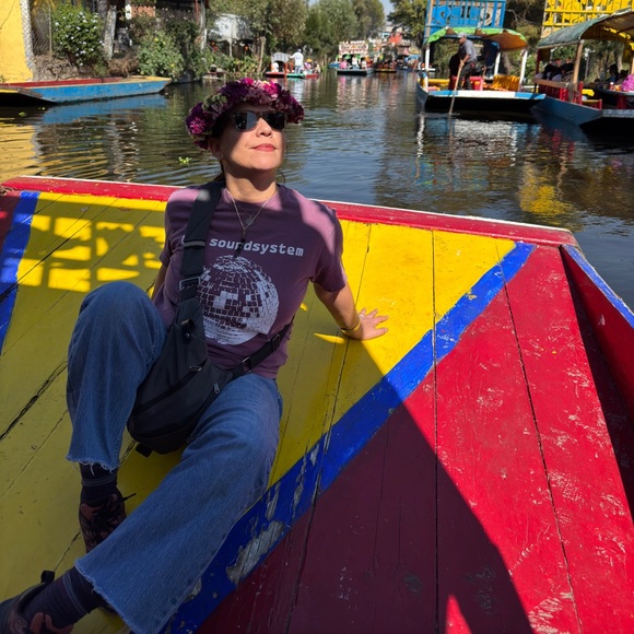 Meet your Posher, Giovanna (AKA Gio) - Picture 2 of 4